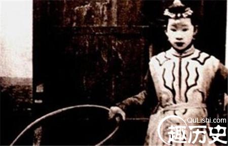 廖观音被奉为救世主的女领袖最终却被施以裸刑