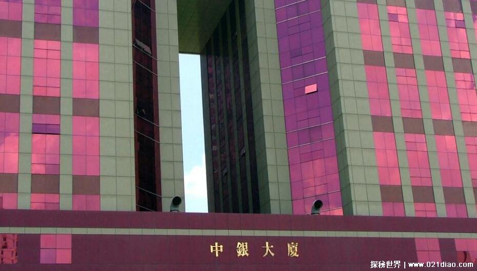 深圳中银大厦灵异事件电梯到了21层会自己停下还会有男鬼飘过