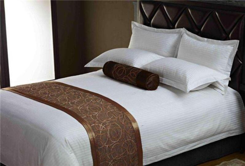 酒店床上一条长条布有什么用，这四个用途不知道就亏了