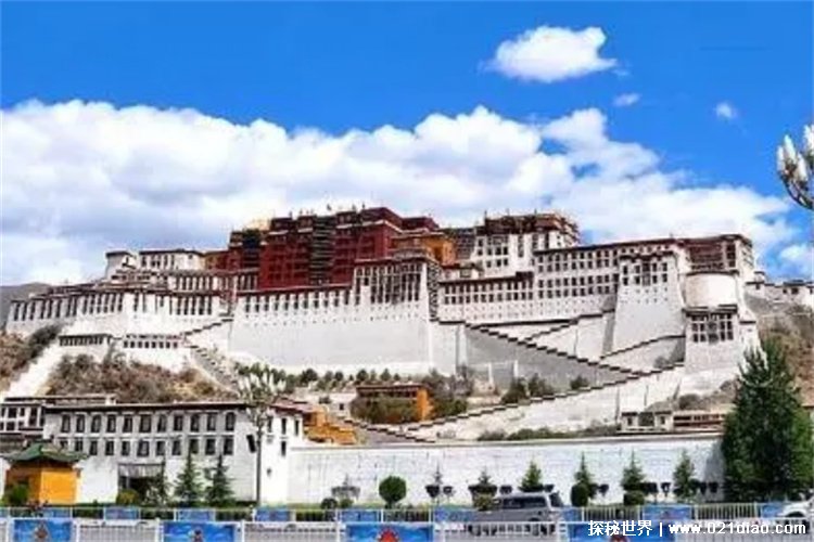 最接近天空的圣殿，西藏的布达拉宫(位于西藏)