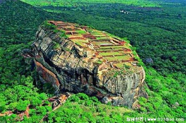 世界最神秘的千年古国，锡吉里耶古城堡(位于印度洋)